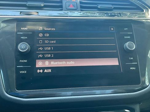 Used 2019 Volkswagen Tiguan SE w/ Panoramic Sunroof Package image 34