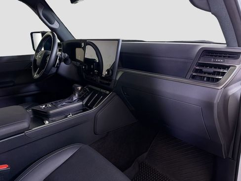 Used 2024 Lexus GX 550 image 31