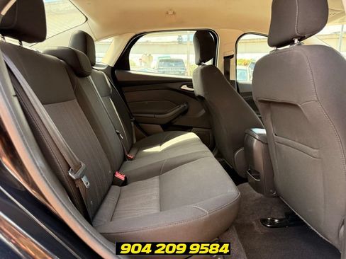Used 2018 Ford Focus SE FWD image 33