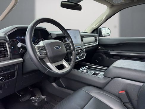Used 2023 Ford Expedition XLT RWD image 13