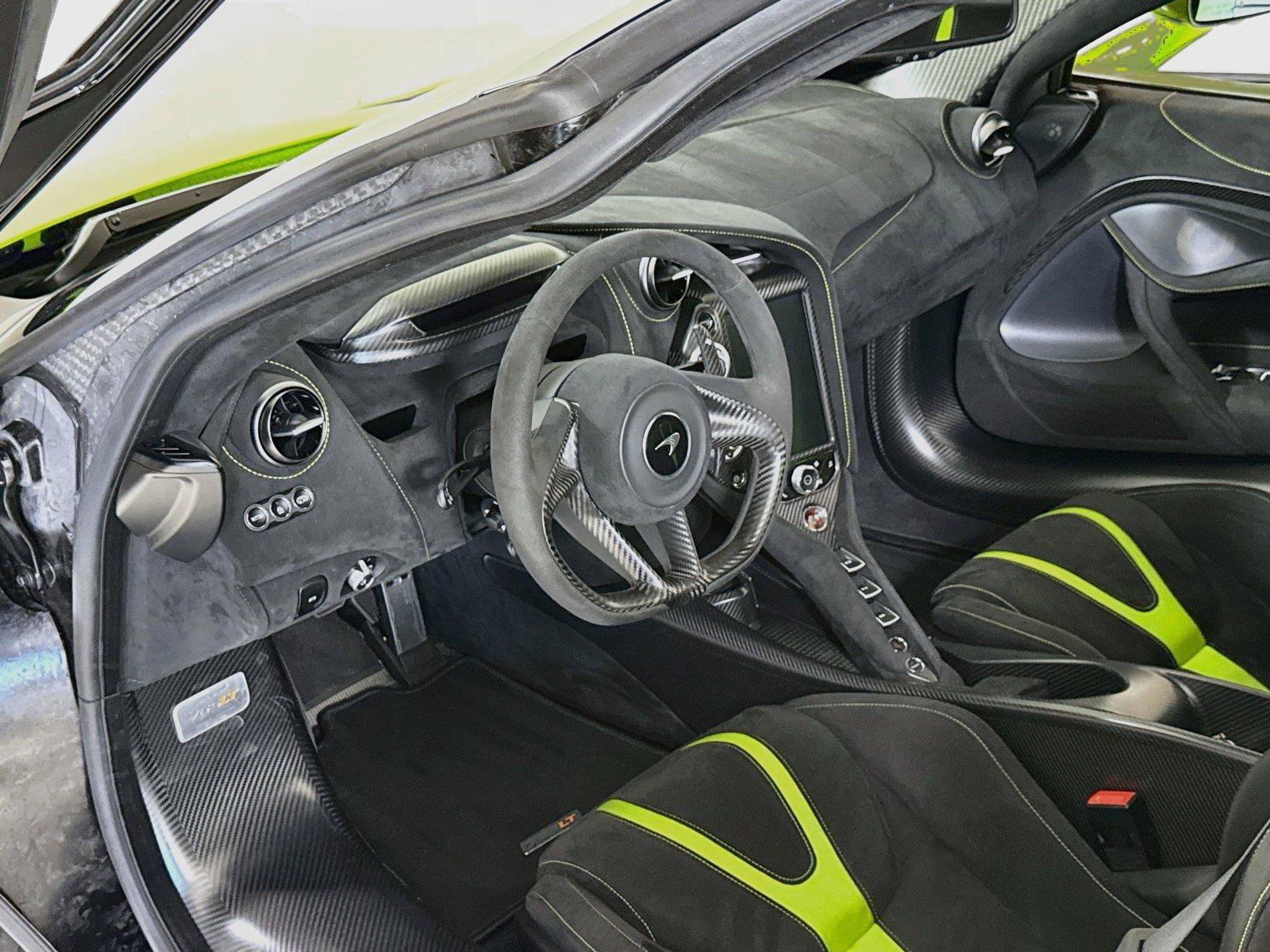 Used 2021 McLaren 765LT RWD image 12