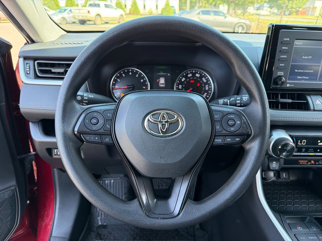 Used 2022 Toyota RAV4 XLE AWD/4WD image 14