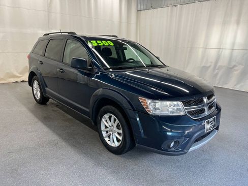 Used 2014 Dodge Journey SXT w/ Flexible Seating Group FWD image 3