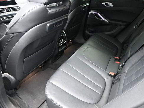 Used 2022 BMW X6 xDrive40i w/ M Sport Package image 20