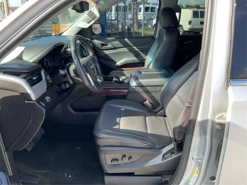 Used 2016 GMC Yukon SLE w/ Convenience Package RWD image 9