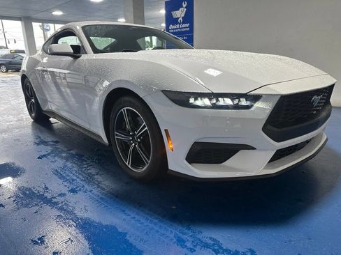 Certified 2025 Ford Mustang Coupe RWD image 17