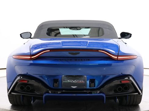 Used 2023 Aston Martin V8 Vantage Roadster RWD image 89