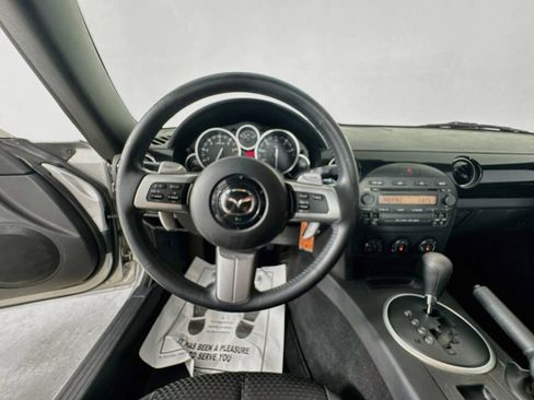 Used 2007 MAZDA MX-5 Miata Sport RWD image 24