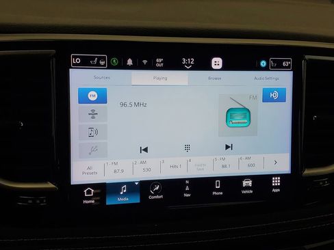 Used 2023 Chrysler Pacifica Limited image 19