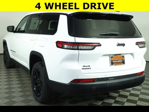 New 2025 Jeep Grand Cherokee L Altitude image 8