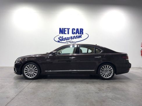 Used 2013 Lexus LS 460 w/ Ultra Luxury Pkg RWD image 2