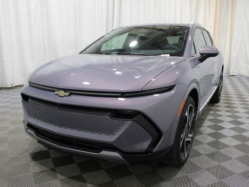 New 2026 Chevrolet Equinox EV LT image 38