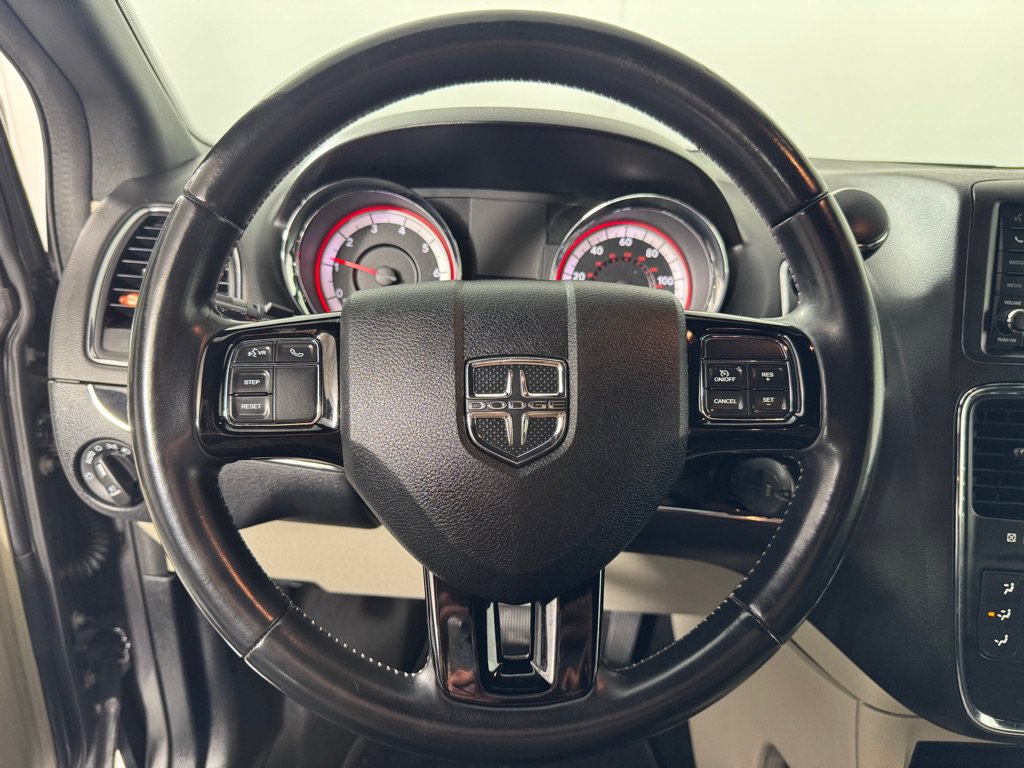 Used 2018 Dodge Grand Caravan SXT FWD image 13
