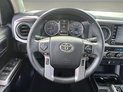 Certified 2021 Toyota Tacoma SR5 AWD/4WD image 14