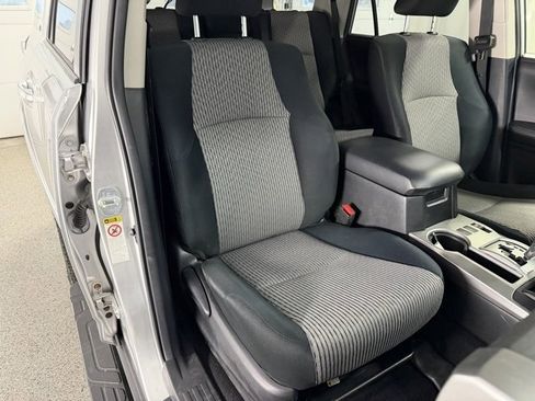 Used 2014 Toyota 4Runner SR5 image 22