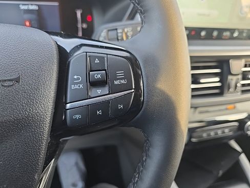 Used 2023 Ford Escape SE image 14