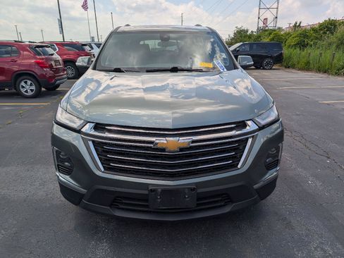 Used 2023 Chevrolet Traverse LT AWD/4WD image 2