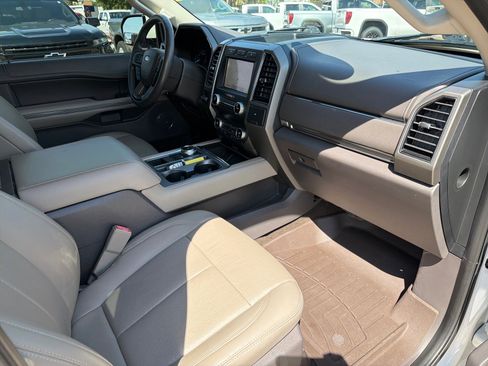 Used 2020 Ford Expedition XLT w/ Equipment Group 202A RWD image 13