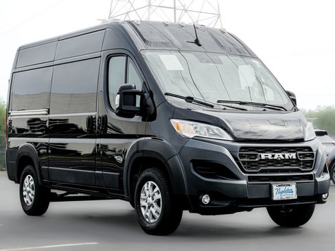 Used 2023 RAM ProMaster 2500 w/ Driver Convenience Group FWD image 1