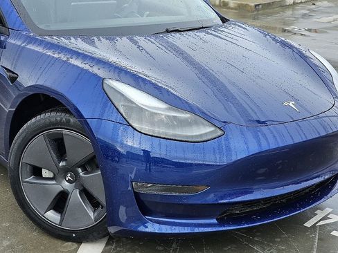 Used 2021 Tesla Model 3 Standard Range Plus image 6
