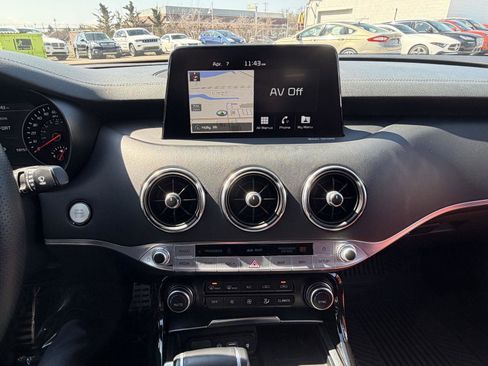 Used 2020 Kia Stinger GT1 image 22