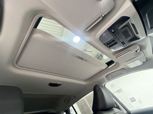 Certified 2025 Subaru Crosstrek 2.5i Limited w/ Crosstrek Mirror Package image 21