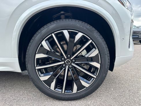 New 2026 Volvo XC90 B6 Plus w/ Protection Package Premier image 7