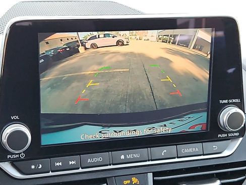 Used 2025 Nissan Altima 2.5 SV FWD image 18