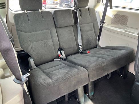 Used 2015 Dodge Grand Caravan American Value Package image 16