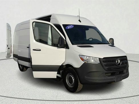 Used 2023 Mercedes-Benz Sprinter 2500 image 8
