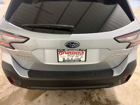 Used 2021 Subaru Outback Premium AWD/4WD image 16