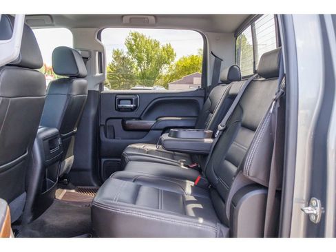 Used 2018 GMC Sierra 2500 Denali w/ Duramax Plus Package AWD/4WD image 13