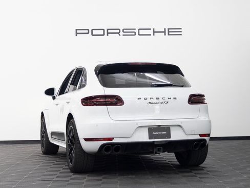 Certified 2017 Porsche Macan GTS image 3