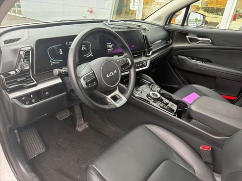 Certified 2024 Kia Sportage EX w/ EX Premium Package AWD/4WD image 7