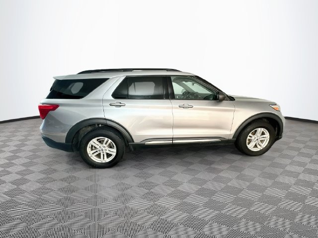 Certified 2022 Ford Explorer XLT w/ Equipment Group 202A AWD/4WD image 14