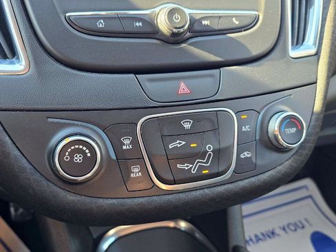 Used 2017 Chevrolet Malibu LT FWD image 17