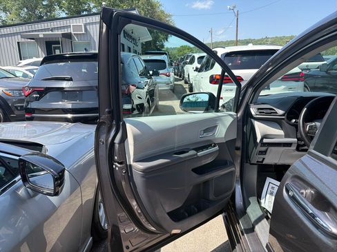 Used 2021 Toyota Sienna XLE FWD image 31