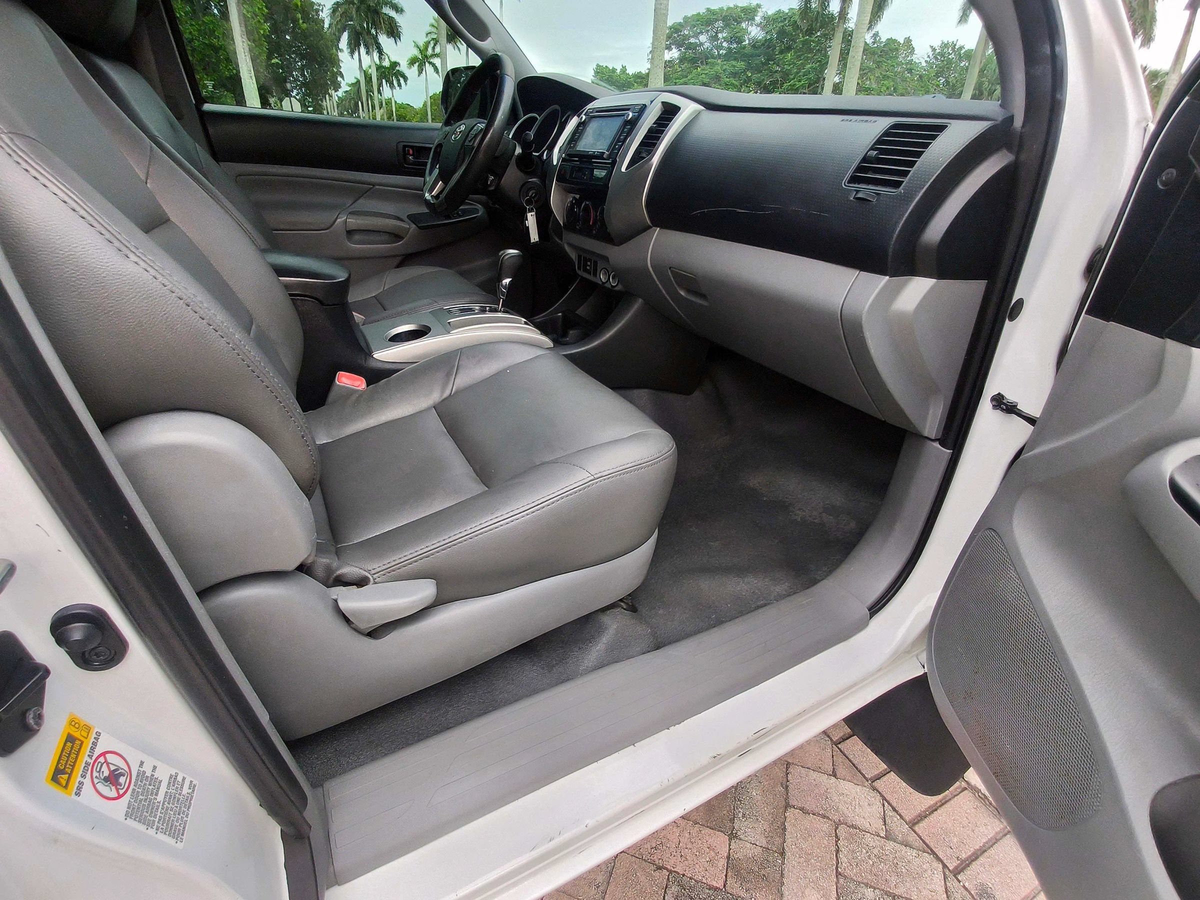 Used 2014 Toyota Tacoma PreRunner w/ SR5 Package RWD image 37
