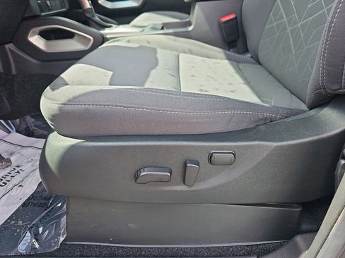 Used 2025 Nissan Frontier SV image 28