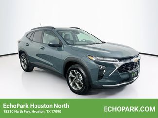 Used 2025 Chevrolet Trax LT FWD video 1