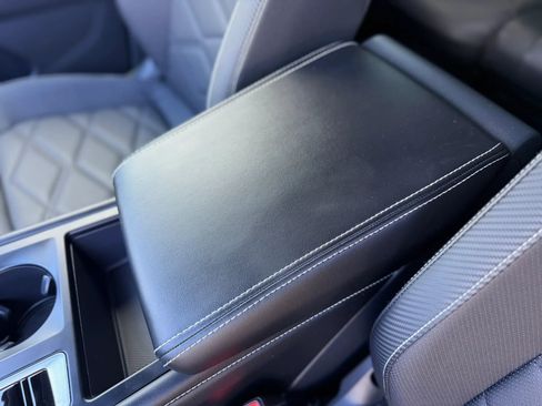 Used 2024 Volkswagen Atlas Cross Sport SE image 36