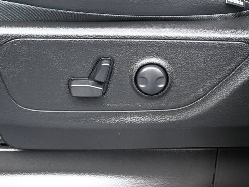 Used 2025 RAM 1500 Big Horn AWD/4WD image 12