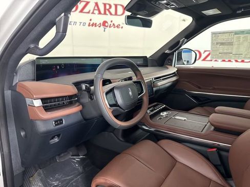 New 2025 Lincoln Navigator L Reserve image 14