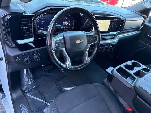 Used 2024 Chevrolet Silverado 2500 LT image 38