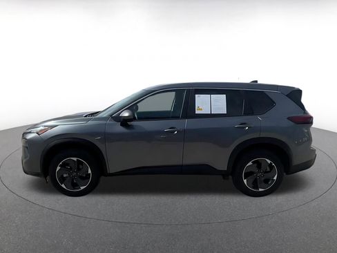Used 2025 Nissan Rogue SV image 9