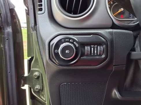 Certified 2021 Jeep Wrangler Unlimited Sport AWD/4WD image 18