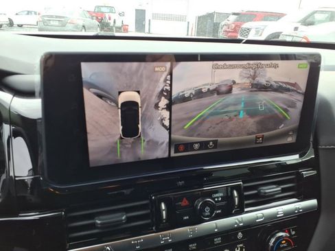 New 2026 Nissan Pathfinder SL image 10