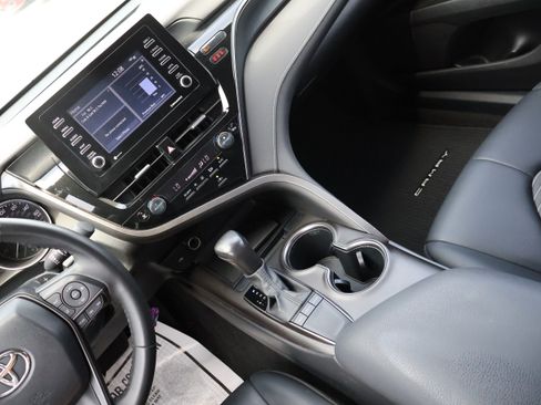 Used 2023 Toyota Camry SE FWD image 17