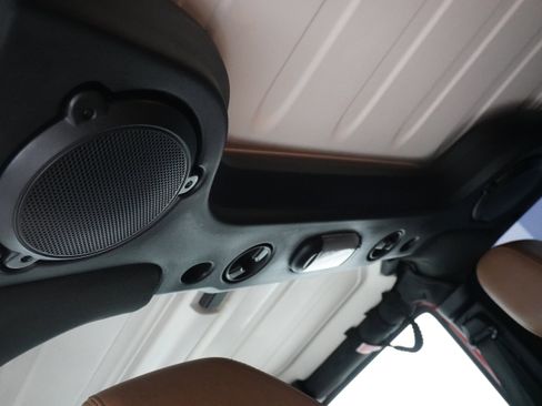 Used 2014 Jeep Wrangler Unlimited Sahara w/ Max Tow Package image 15