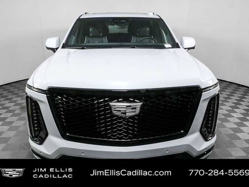Used 2026 Cadillac Escalade ESV Platinum Sport w/ LPO, ONYX Package AWD/4WD image 27